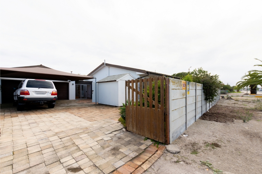 To Let 4 Bedroom Property for Rent in Dwarskersbos Western Cape